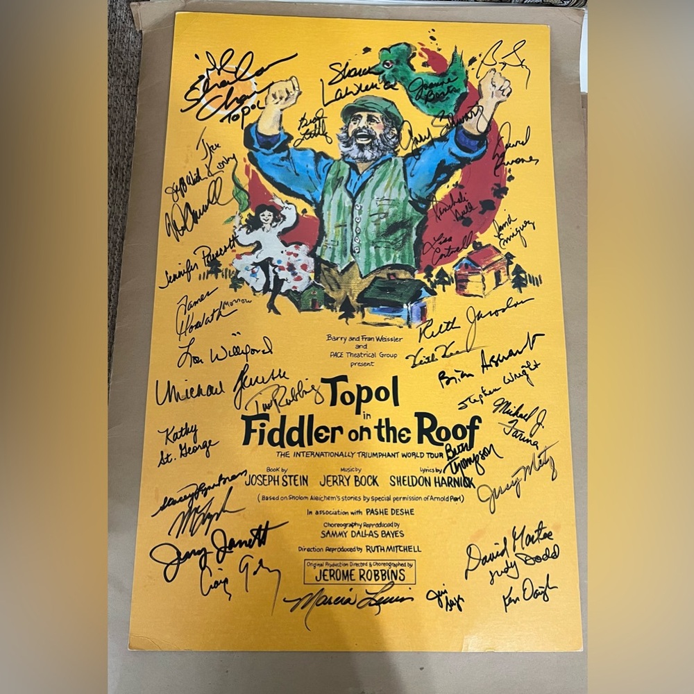 FIDDLER ON THE ROOF POSTER TOPOL 1990 SIGNED BY CAST.